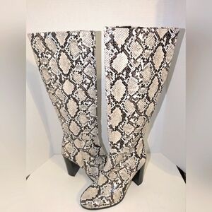 Kenneth Cole New York Snakeskin Print High Boots Block Heel NWOB Size 7.5